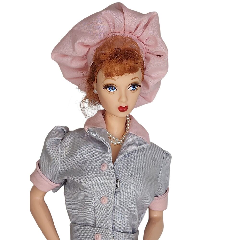 I Love Lucy Barbie Doll "Job Switching" Episode 39 candy factory Mattel - Picture 2 of 7
